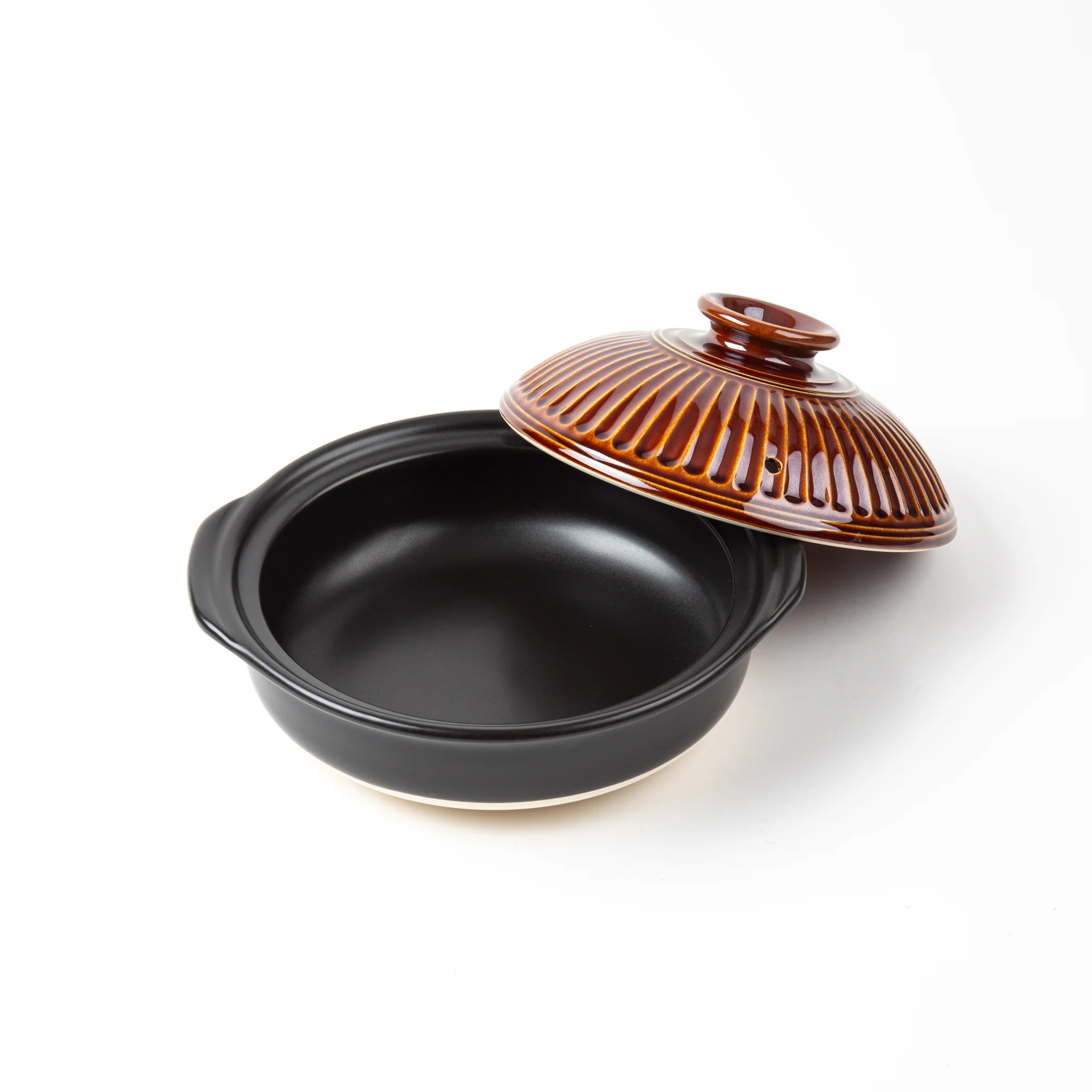 GINPO Chrysanthemum Ame Glaze Donabe Clay Pot (2-3 People) - Image 4