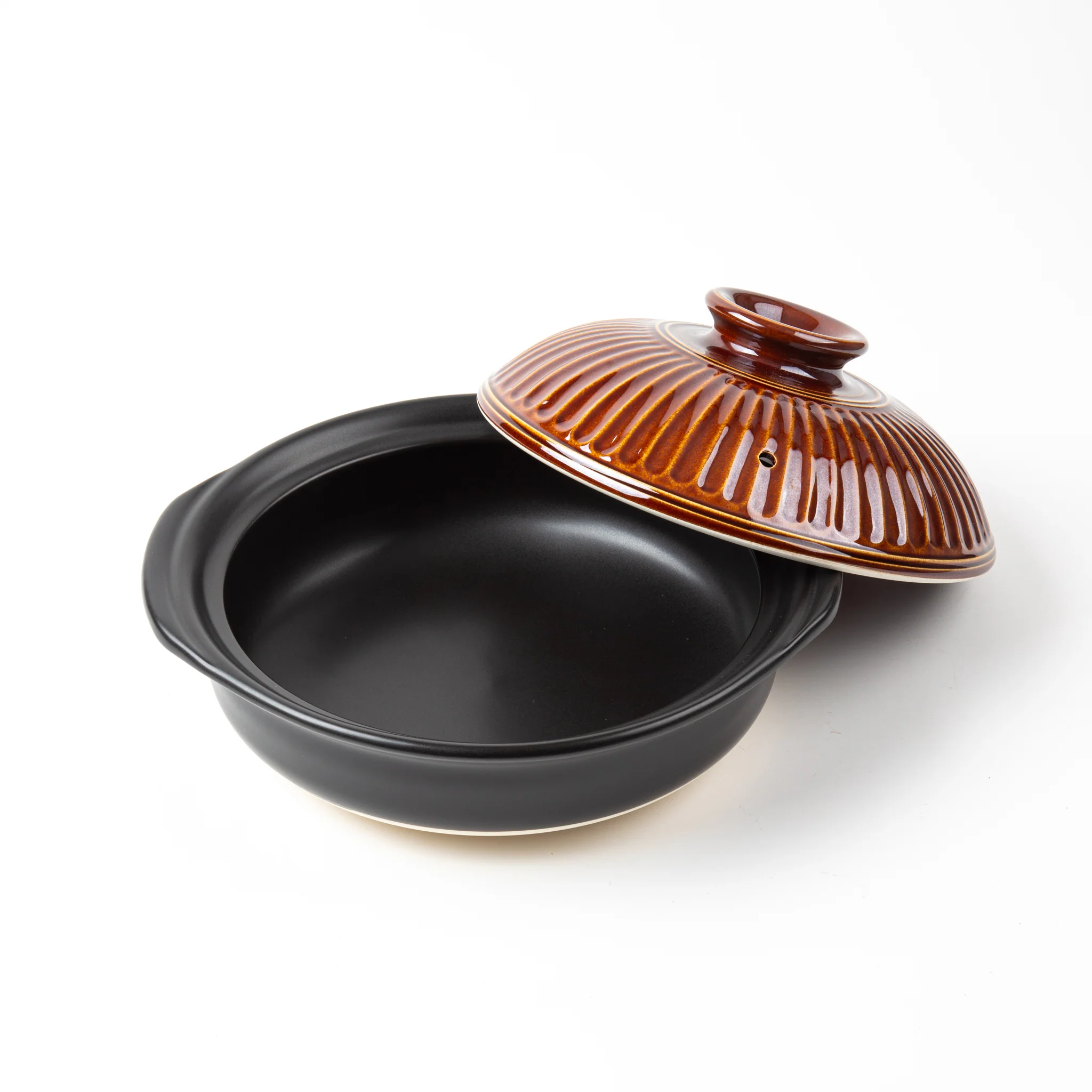 GINPO Chrysanthemum Ame Glaze Donabe Clay Pot (3-4 People) - Image 4