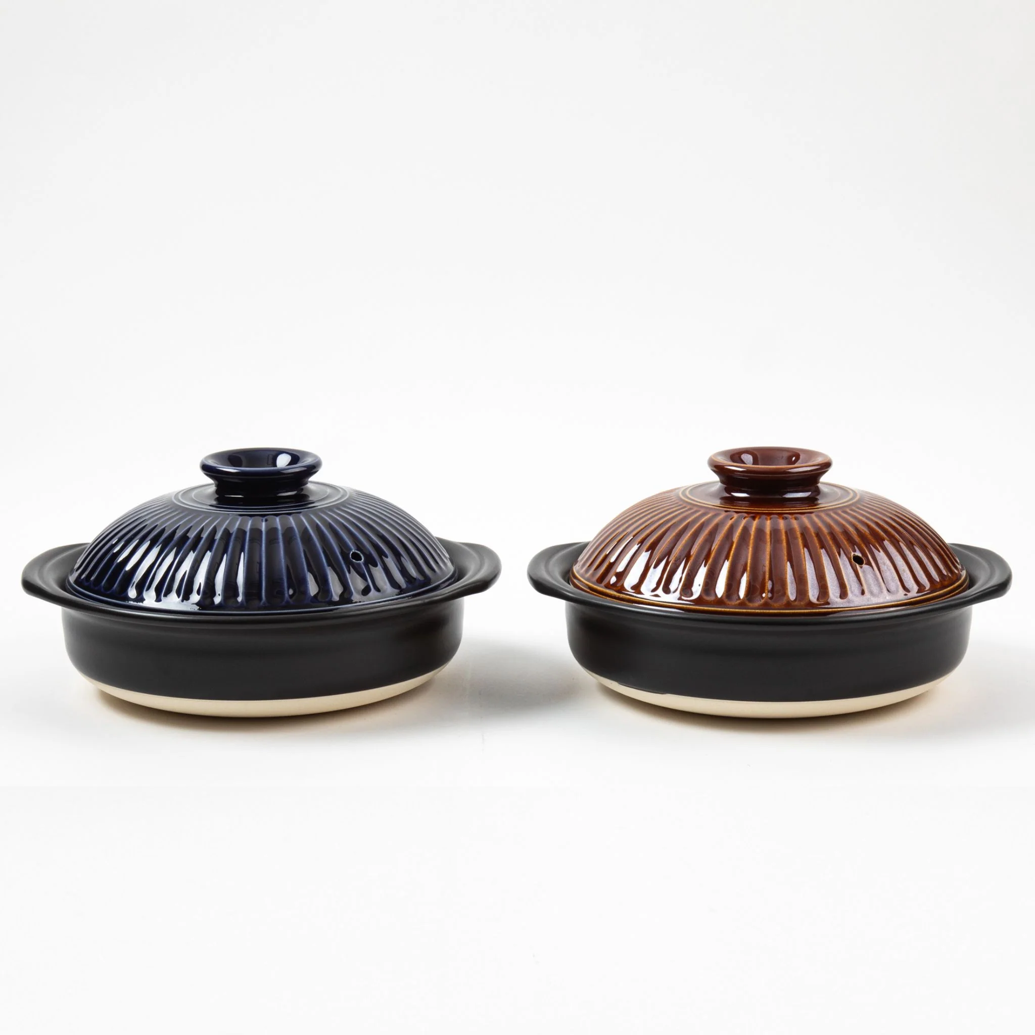 GINPO Chrysanthemum Ame Glaze Donabe Clay Pot (3-4 People) - Image 7