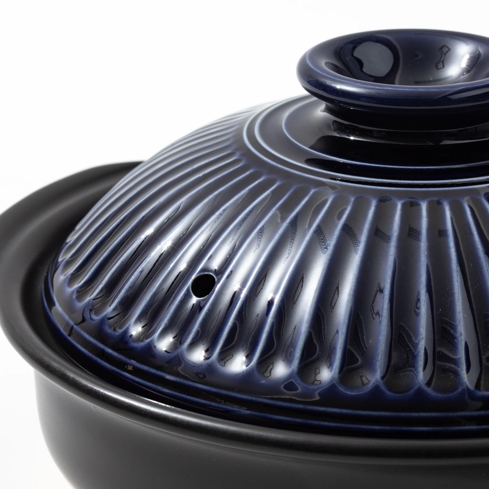 GINPO Chrysanthemum Blue Glaze Donabe Clay Pot (3-4 People) - Image 3