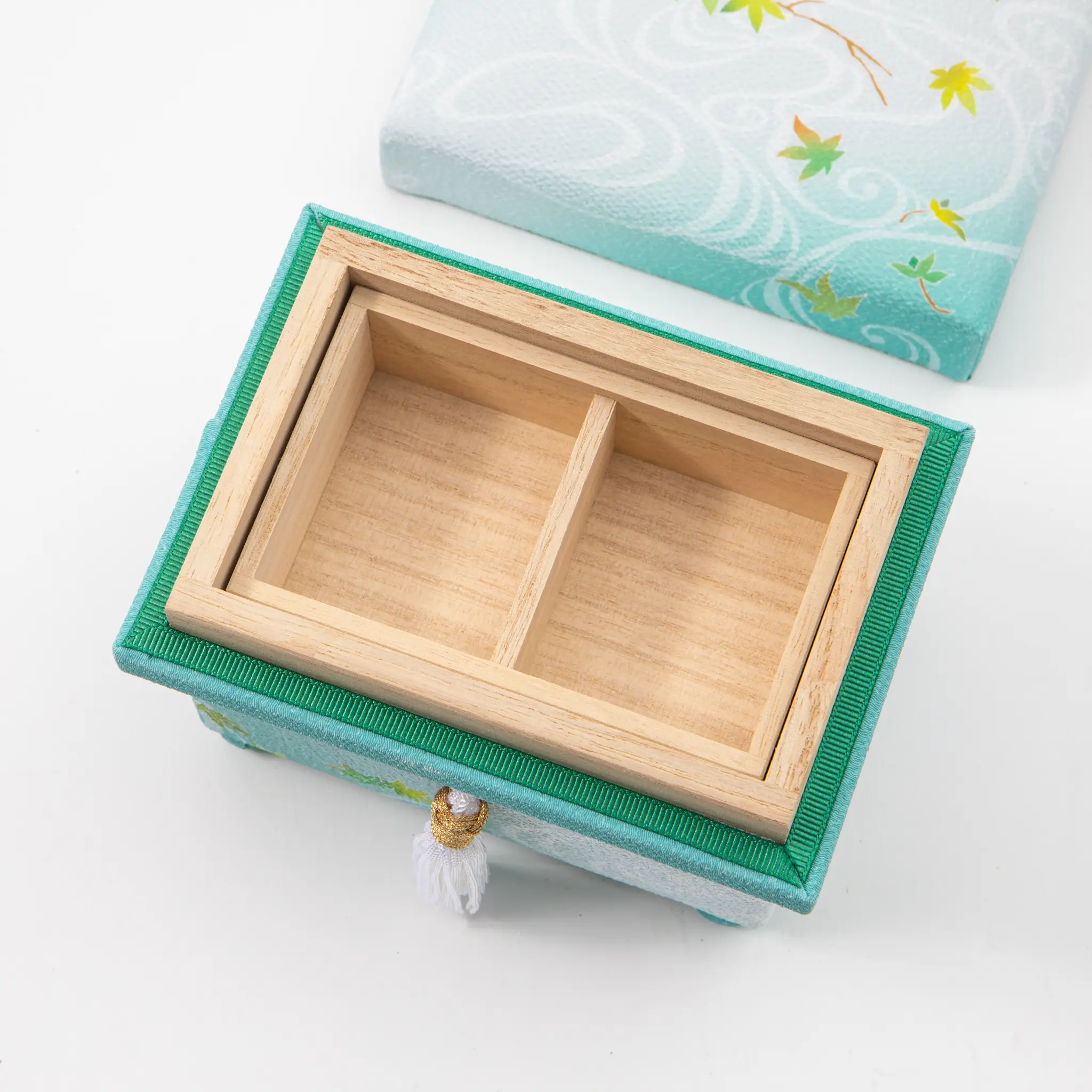 Kaga Yuzen Maple Leaf Accessory Box - Image 3