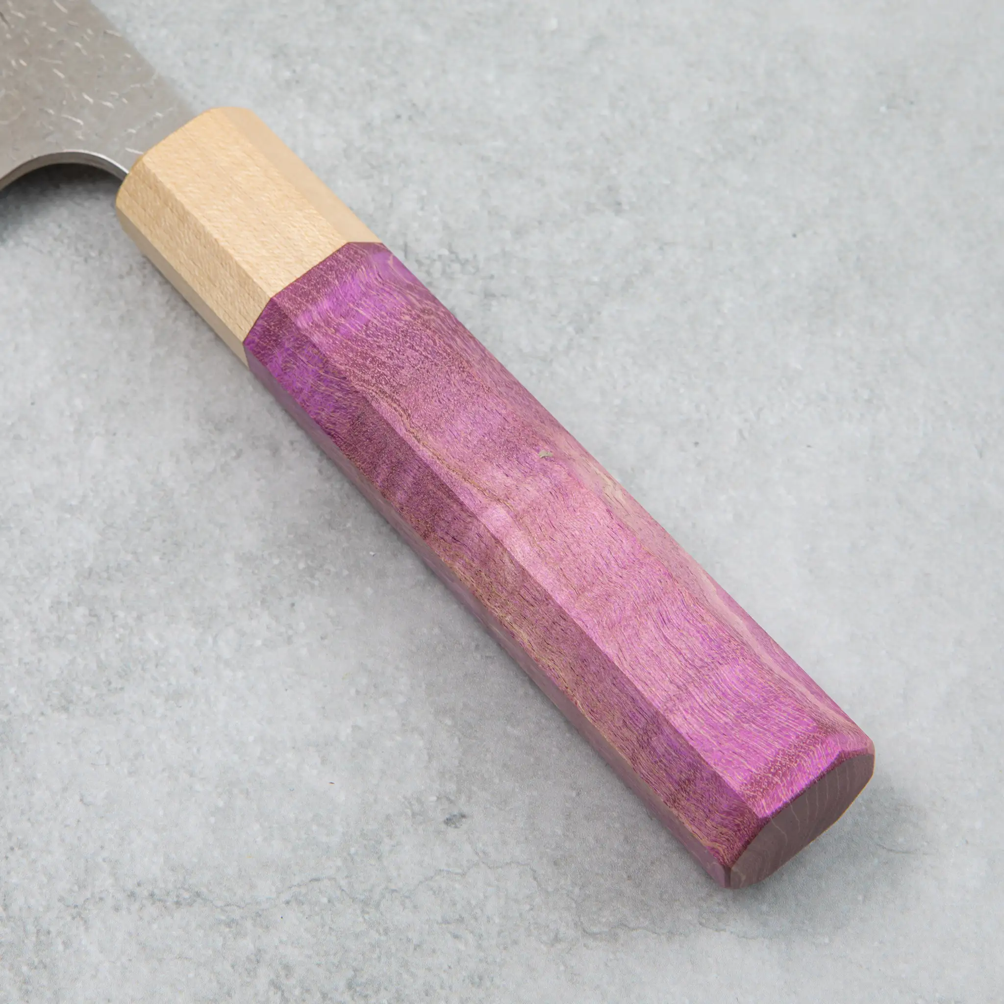 Kamo Hamono VG10 Tsuchime Damascus Juhyo Santoku Knife Purple Handle - Image 3