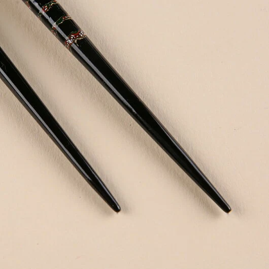 Kokko Wakasa Lacquer Chopsticks and Paulownia Gift Box - Image 4