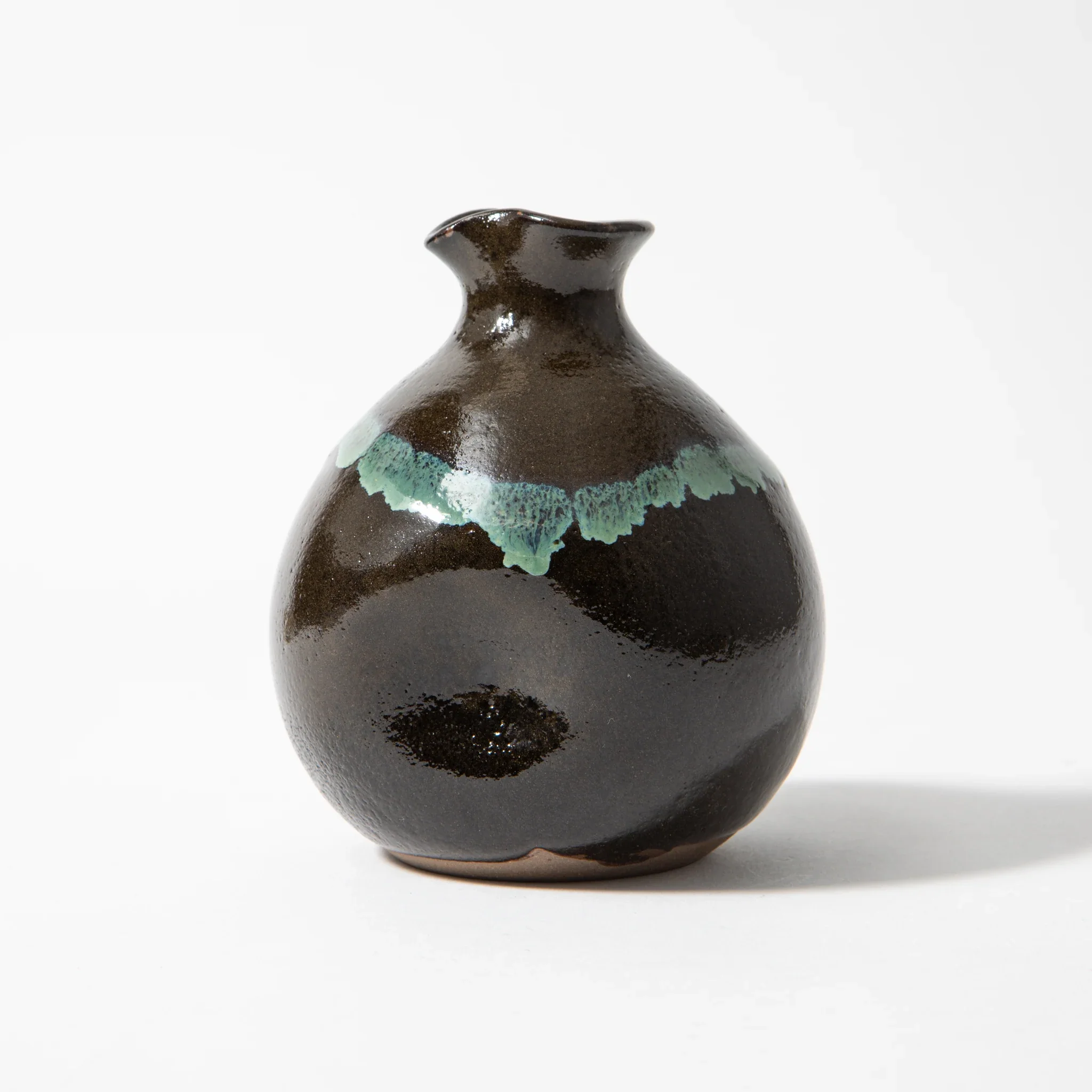 Ryumonji Yaki Pottery Sake Set Black Glaze - Image 4