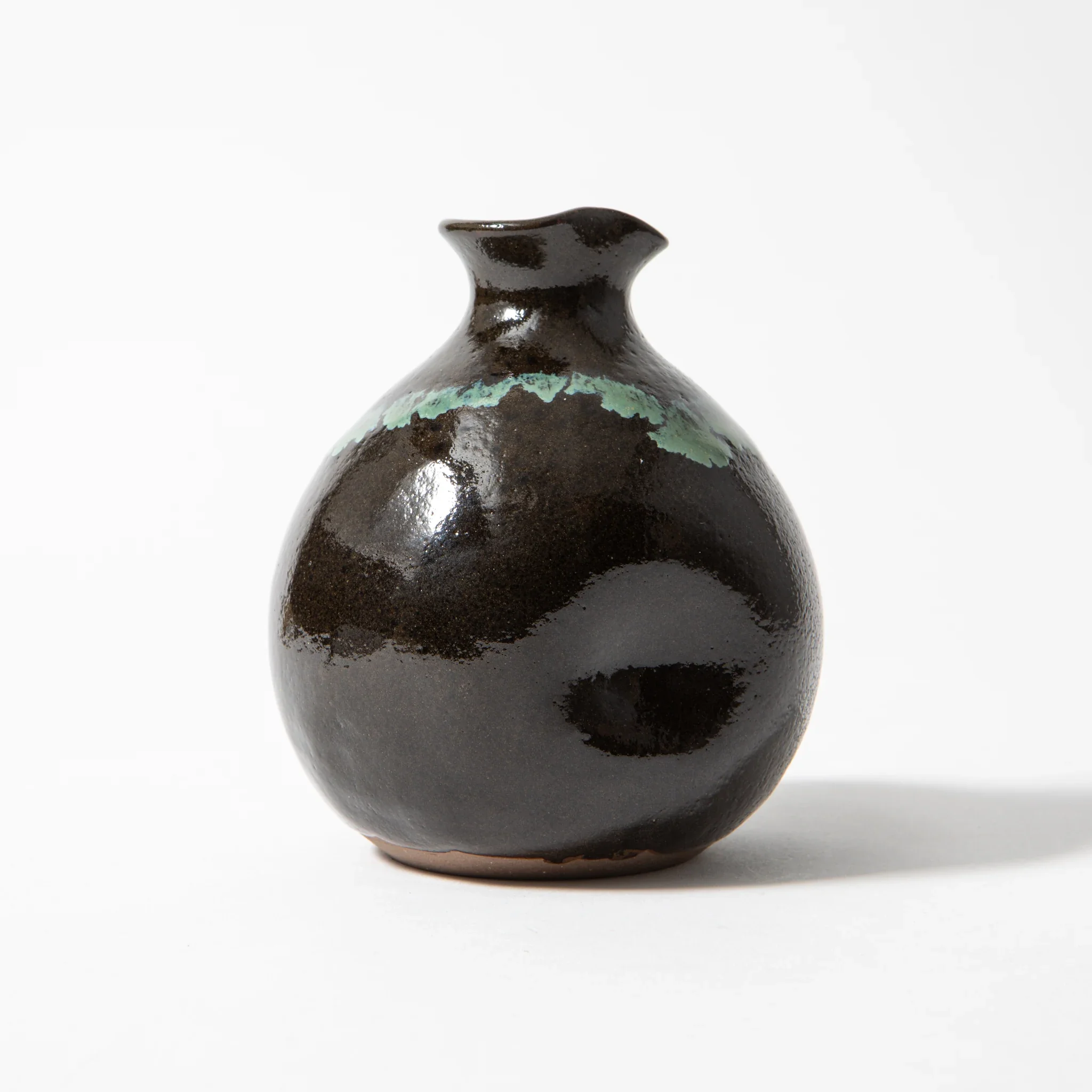 Ryumonji Yaki Pottery Sake Set Black Glaze - Image 5