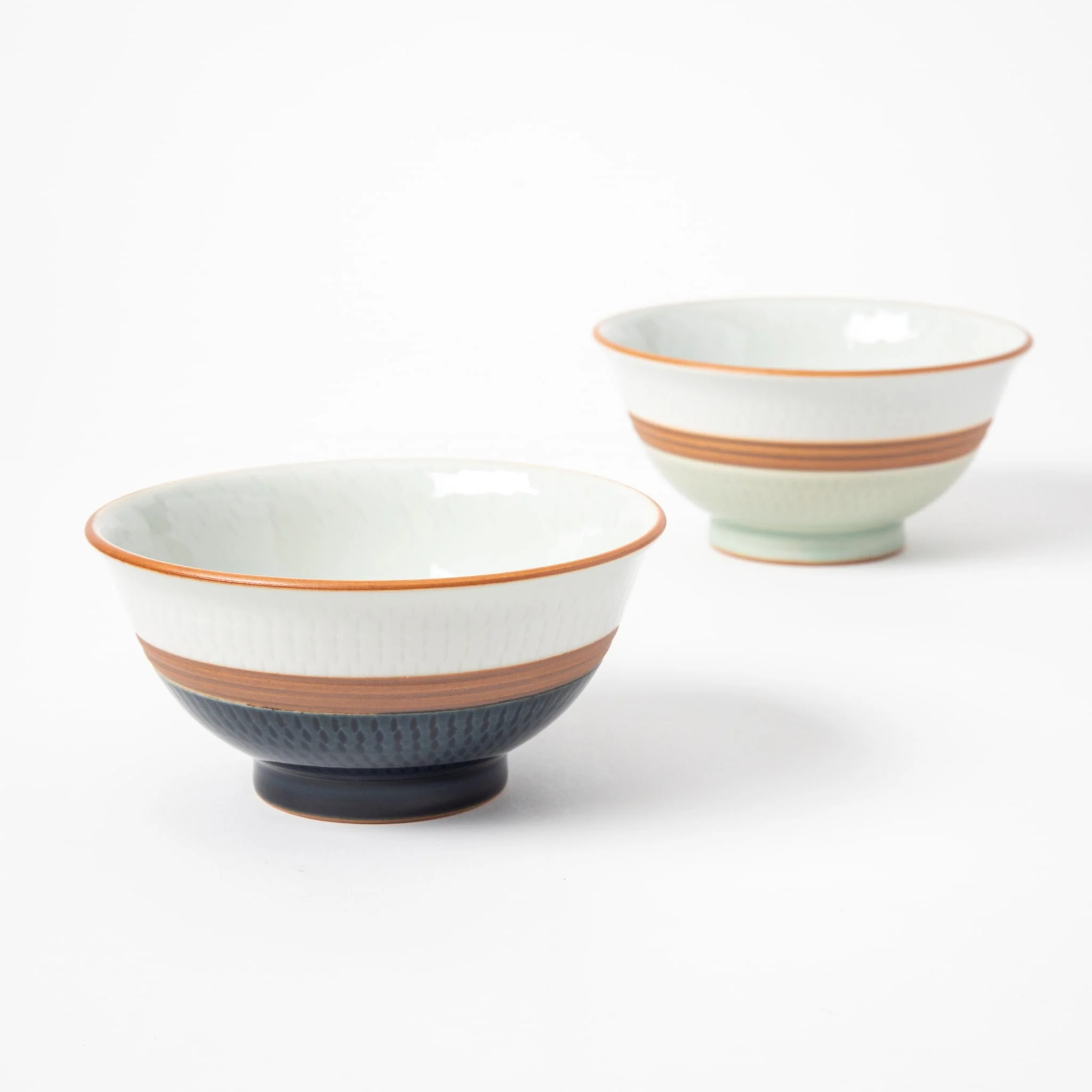 Kakewake Tobikanna Navy Blue Glaze Porcelain Bowl - Image 4