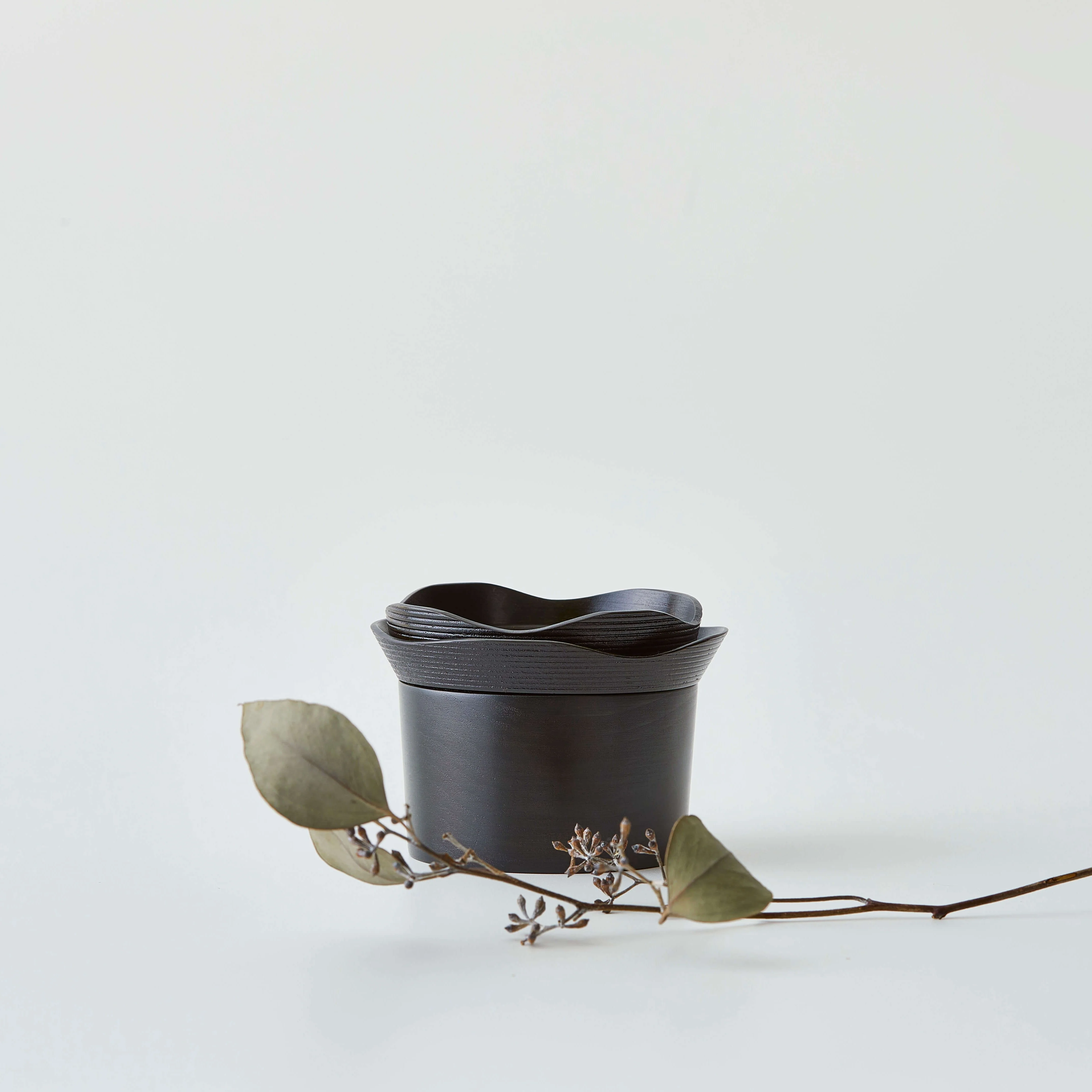 Yae Bowl and Plates Set - Image 4
