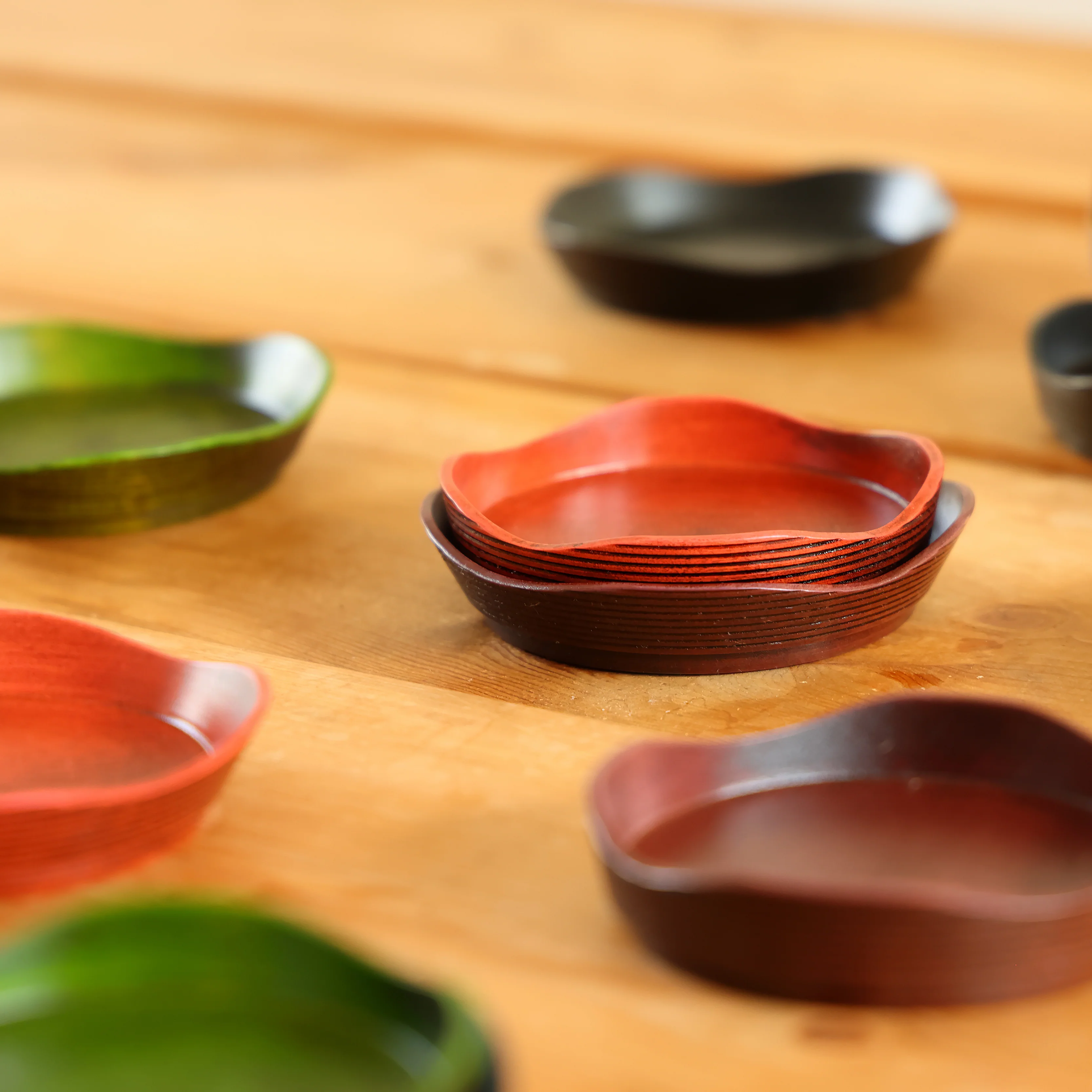 Yae Bowl and Plates Set - Image 9